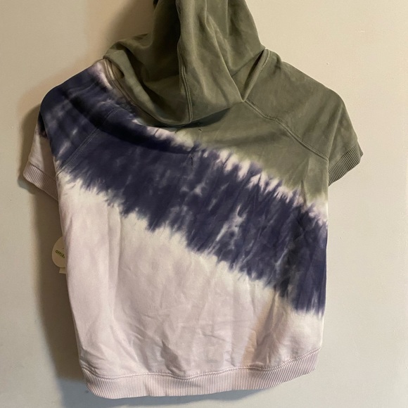 AEO Dog Hoodie - Picture 10 of 13